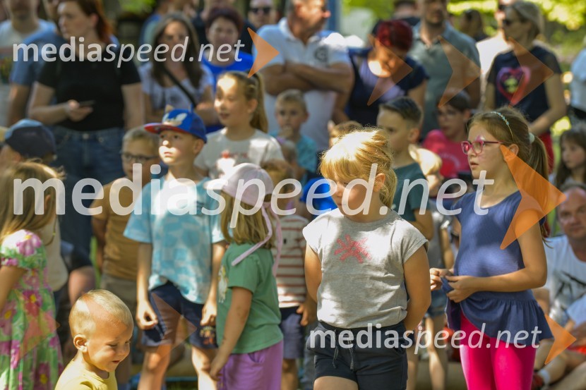  Dubravka Kalin, generalna direktorica, Direktorat za turizem na Ministrstvu za gospodarstvo, turizem in šport;  ... ;  Rok Travižan, Luna\TBWA;  ... ;  Dejan Levanič, državni sekretar, Ministrstvo za delo, družino, socialne zadeve in enake možnosti Republike Slovenije;  Dejan Levanič, državni sekretar, Ministrstvo za delo, družino, socialne zadeve in enake možnosti Republike Slovenije;  Rok Travižan, Luna\TBWA;  ... ;  ... ;  ... ;  ... ;  ... ;  ... ;  ... ;  Dubravka Kalin, generalna direktorica, Direktorat za turizem na Ministrstvu za gospodarstvo, turizem in športDružinski festival Mačje mesto 2024