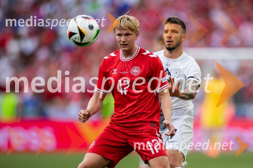  ... ;  Jan Mlakar, nogometašSlovenci osvojili prvo točko, SLOVENIJA DANSKA 1:1, EURO 2024