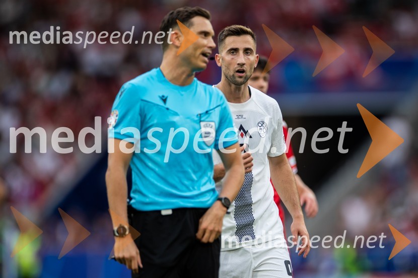  ... ;  Andraž Šporar, nogometašSlovenci osvojili prvo točko, SLOVENIJA DANSKA 1:1, EURO 2024