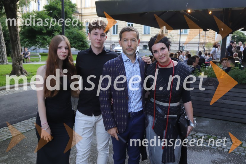  ... ;  ... ;  Aleš Novak, umetniški direktor Festival Borštnikovo srečanje;  Tajka  Šnuderl Novak59. Festival Borštnikovo srečanje, sklepna slovesnost s podelitvijo nagrad