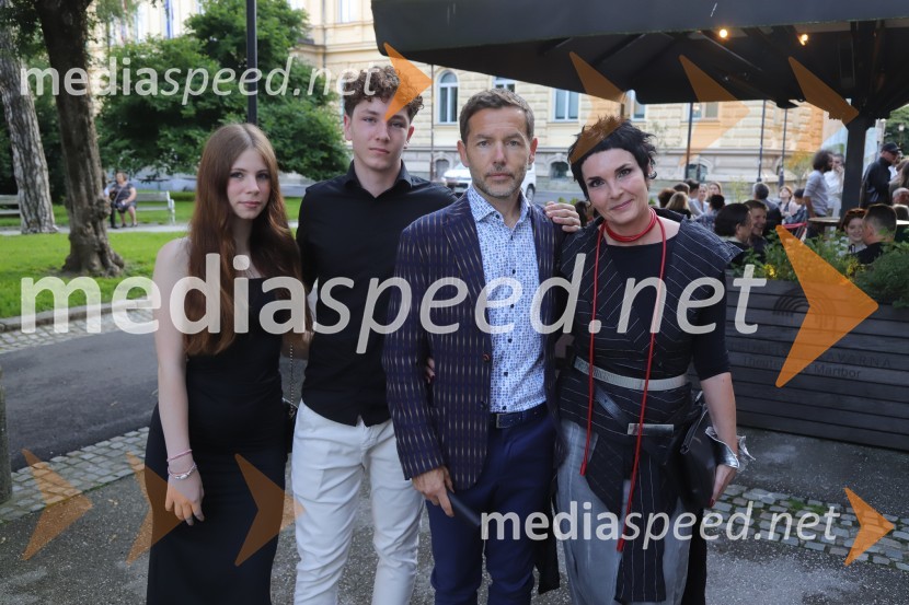  ... ;  ... ;  Aleš Novak, umetniški direktor Festival Borštnikovo srečanje;  Tajka  Šnuderl Novak59. Festival Borštnikovo srečanje, sklepna slovesnost s podelitvijo nagrad