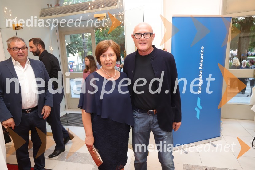  Bojana Šarkanj, lastnica Galerije Hest;  Emil Šarkanj, lastnik Galerije Hest, nekdanji predsednik Rotary kluba Maribor59. Festival Borštnikovo srečanje, sklepna slovesnost s podelitvijo nagrad