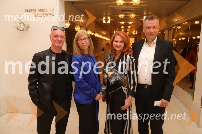  Iztok Rodež, kitarist skupine DžeZZva;  Nana  Rituper Rodež, sekretarka RKS - OZ Murska Sobota; mag. Norma Bale, pisateljica; prof. dr.  Iztok Palčič, redni profesor, prodekan za infrastrukturo in sodelovanje z okoljem na FS UM59. Festival Borštnikovo srečanje, sklepna slovesnost s podelitvijo nagrad