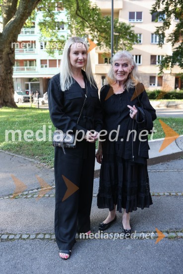  Tina Šrot, novinarka Uredništva oddaj o kulturi na TVS;  Marjeta Šrot, nekdanja balerinaDrugi mednarodni plesni festival Baletne noči, otvoritev