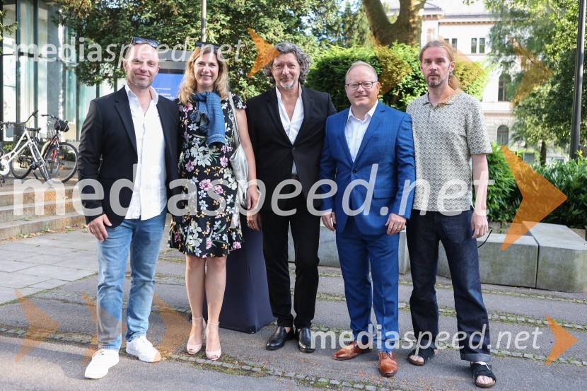  Klemen Valter, poslovni vodja programa, SNG Opera in Balet Ljubljana;  Barbara Čepirlo Čičigoj, odnosi z javnostjo Opera in Balet Ljubljana;  Renato Zanella, umetniški direktor ljubljanskega baleta; mag. Aleš Drenik, vodja programa resne glasbe, opere in balet, Cankarjev dom;  Andrej Jaklič, vodja gledališkega in sodobnoplesnega programa CDDrugi mednarodni plesni festival Baletne noči, otvoritev