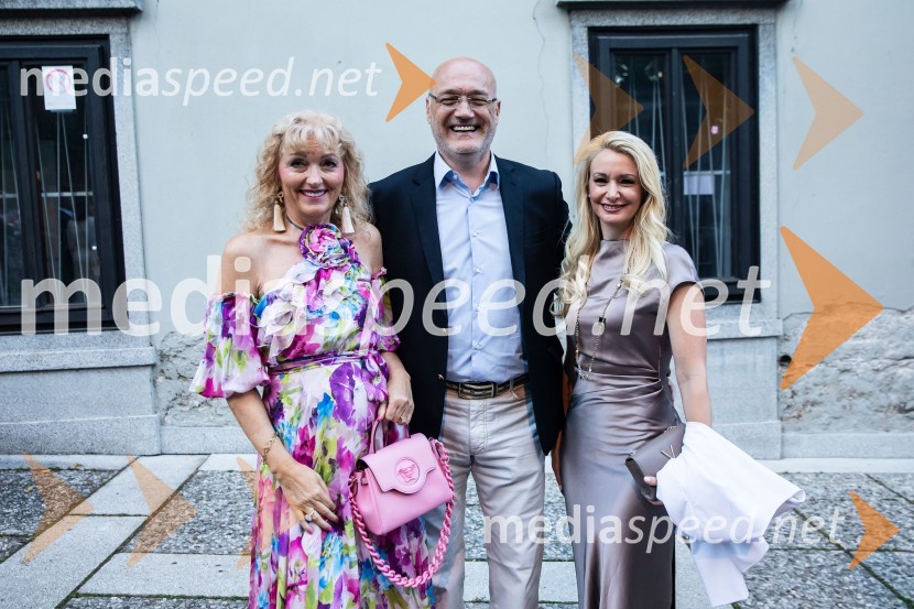  Lilijana Kastelic, oblikovalka;  Borut Grmšek, član, Lions klub Ljubljana Iliria;  Mojca  KranjcKresna noč 2024