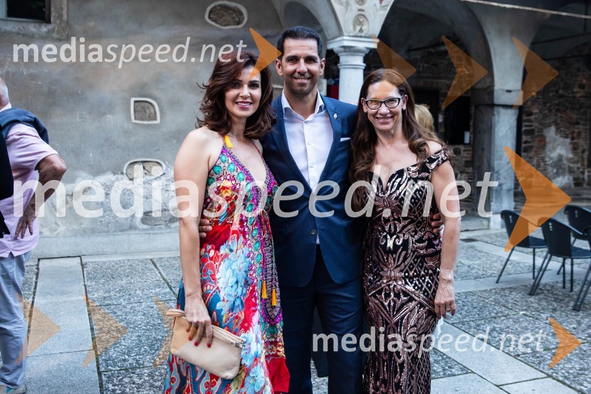  Nejka  Grabnar, direktorica kadrovske službe, Hidria;  Marko  Mlakar, direktor in partner, Amrop Adria;  Katja Mlakar, direktorica, agencija AVIKresna noč 2024