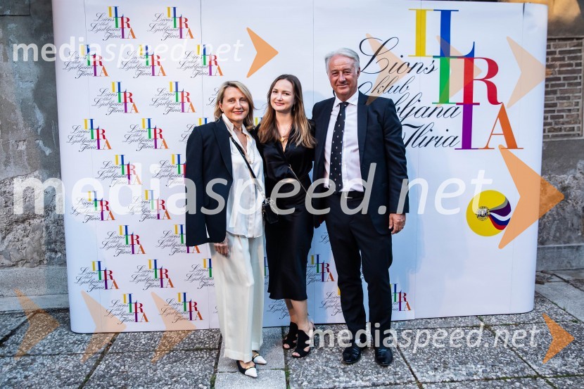 Dr. Maja Ovsenik, ortodontka;  ... ;  Matjaž Ovsenik, častni konzul republike CipraKresna noč 2024