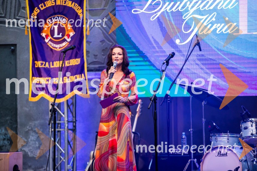  Carmen L. Oven, moderatorka, pisateljicaKresna noč 2024