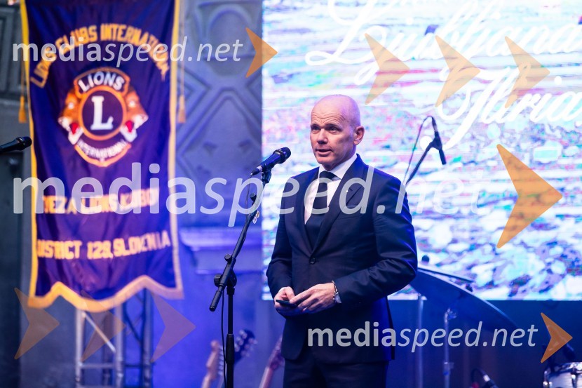  Gregor  Benčina, predsednik Slovenijales Group, podpredsednik sveta zavoda CER, iniciator pobude GreenTech SloveniaKresna noč 2024