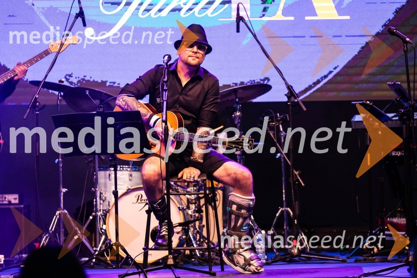  Tomi Meglič, glasbenik, pevec skupine SiddhartaKresna noč 2024