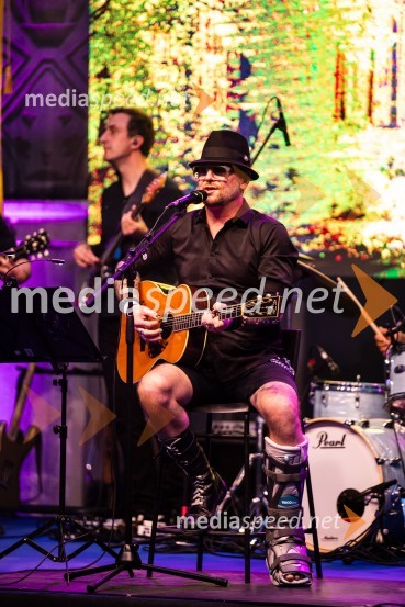  Tomi Meglič, glasbenik, pevec skupine SiddhartaKresna noč 2024