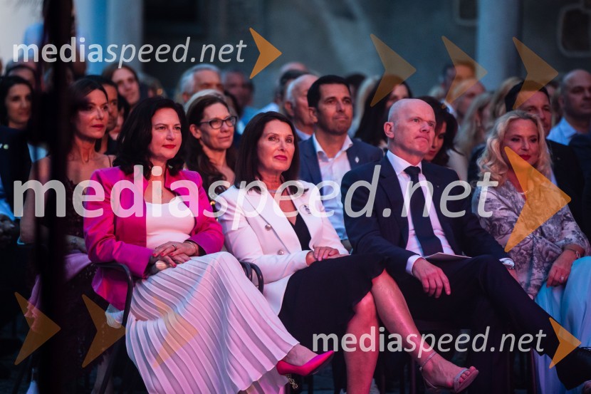 dr. Maruša  Hribar, predsednica, Lions klub Ljubljana Forum; mag. Breda Pečovnik, direktorica kongresno komercialne dejavnosti Cankarjev dom;  Gregor  Benčina, predsednik Slovenijales Group, podpredsednik sveta zavoda CER, iniciator pobude GreenTech SloveniaKresna noč 2024