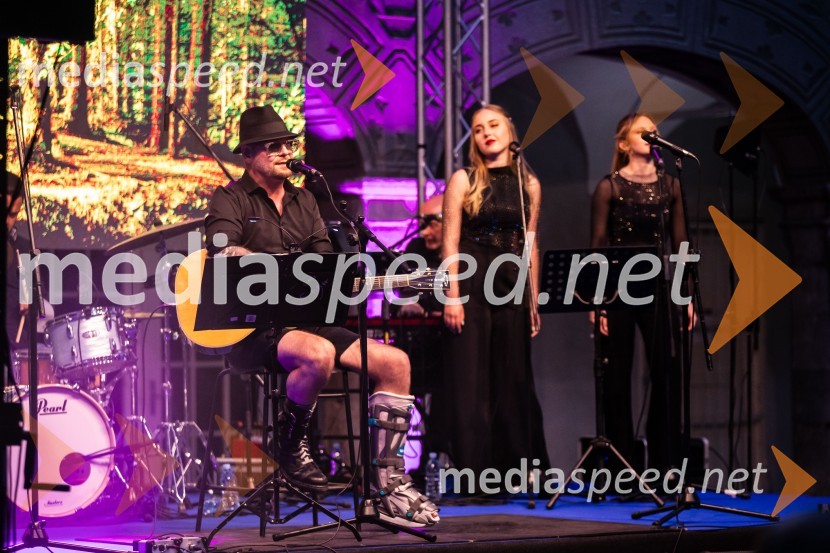  Tomi Meglič, glasbenik, pevec skupine SiddhartaKresna noč 2024