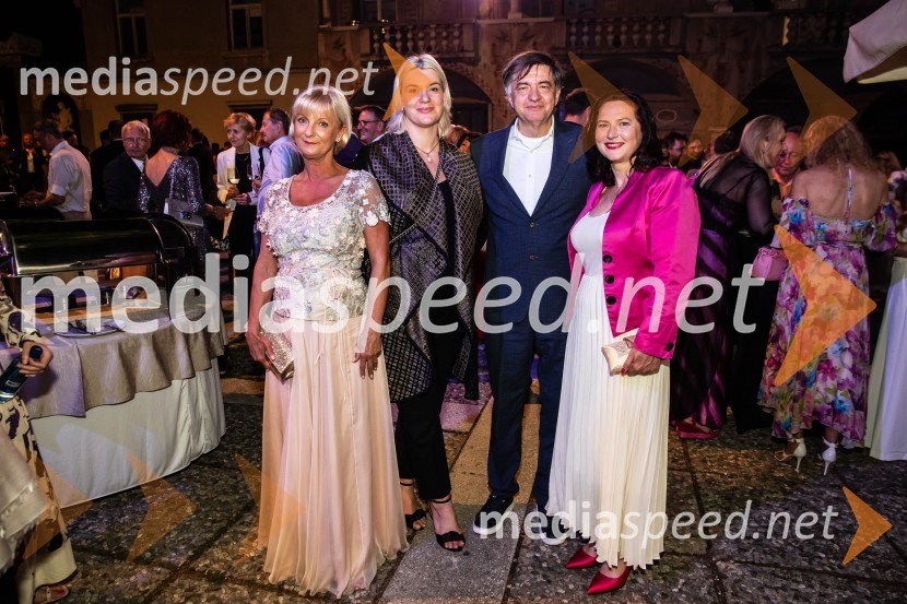  Sonja Poljanšek Škrabec, lastnica Welness centra Sunny;  ... ;  ... ; dr. Maruša  Hribar, predsednica, Lions klub Ljubljana ForumKresna noč 2024