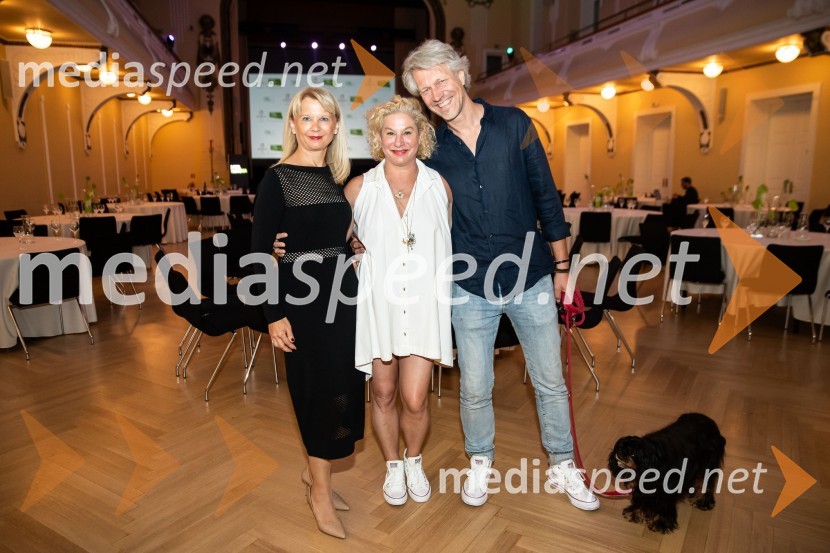 mag. Maja Pak Olaj, direktorica, Slovenska turistična organizacija;  Ana Roš Stojan, kuharska mojstrica in najboljša chefinja na svetu po izboru akademije The World's 50 Best Restaurants ter direktorica Hiše Franko;  Urban Stojan RošRazglasitev izbora Michelin guide Slovenija 2024