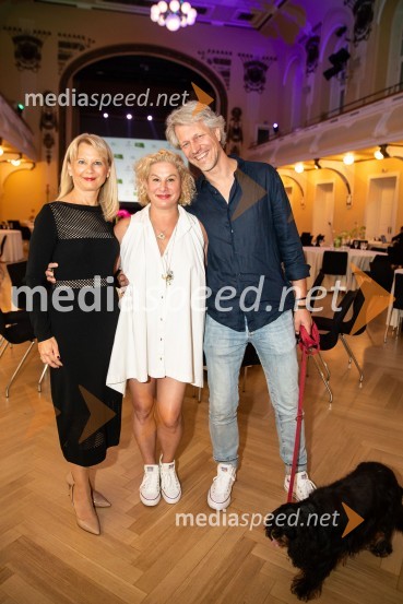 mag. Maja Pak Olaj, direktorica, Slovenska turistična organizacija;  Ana Roš Stojan, kuharska mojstrica in najboljša chefinja na svetu po izboru akademije The World's 50 Best Restaurants ter direktorica Hiše Franko;  Urban Stojan RošRazglasitev izbora Michelin guide Slovenija 2024