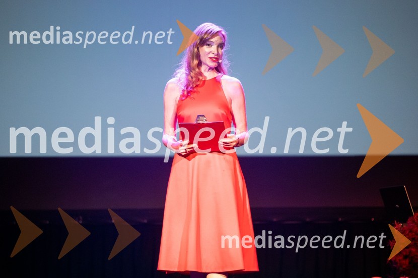  Mojca Mavec, voditeljicaRazglasitev izbora Michelin guide Slovenija 2024