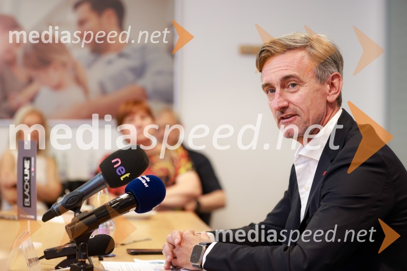  Marko Lukić, lastnik in direktor družbe Lumar IGNovinarska konferenca podjetja Lumar