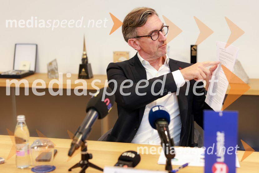  Marko Lukić, lastnik in direktor družbe Lumar IGNovinarska konferenca podjetja Lumar