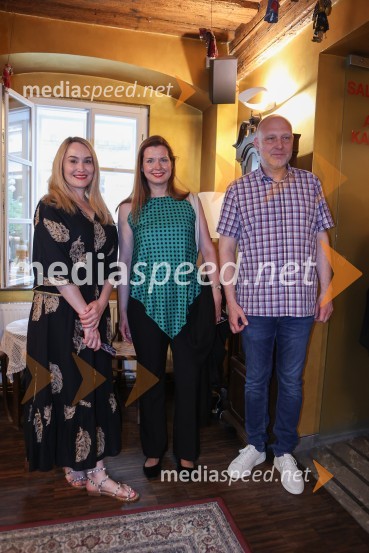  Maja Čander, kreativna direktorica in prokuristka, Kreativna baza;  Nina Jerman, novinarka;  Mitja Čander, direktor, BeletrinaPredstavitev knjige Glej ga, Součka!