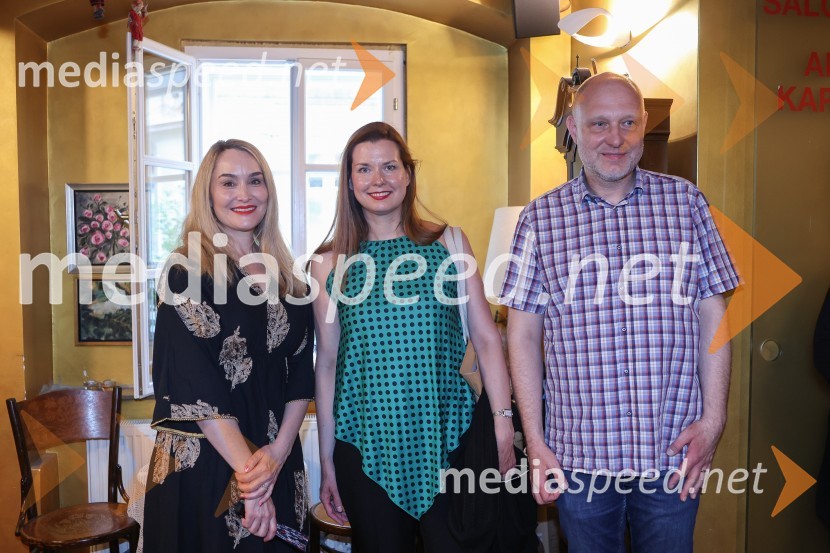  Maja Čander, kreativna direktorica in prokuristka, Kreativna baza;  Nina Jerman, novinarka;  Mitja Čander, direktor, BeletrinaPredstavitev knjige Glej ga, Součka!