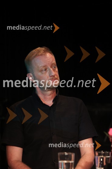  Alen Jelen, režiser, dramaturg, umetniški vodja, igralecPredstavitev knjige Glej ga, Součka!