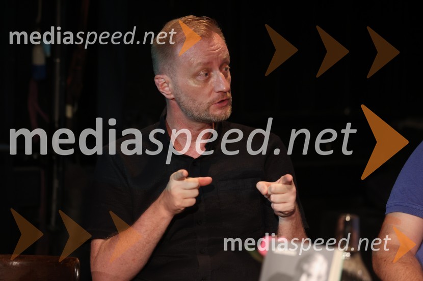  Alen Jelen, režiser, dramaturg, umetniški vodja, igralecPredstavitev knjige Glej ga, Součka!