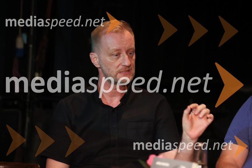  Alen Jelen, režiser, dramaturg, umetniški vodja, igralecPredstavitev knjige Glej ga, Součka!