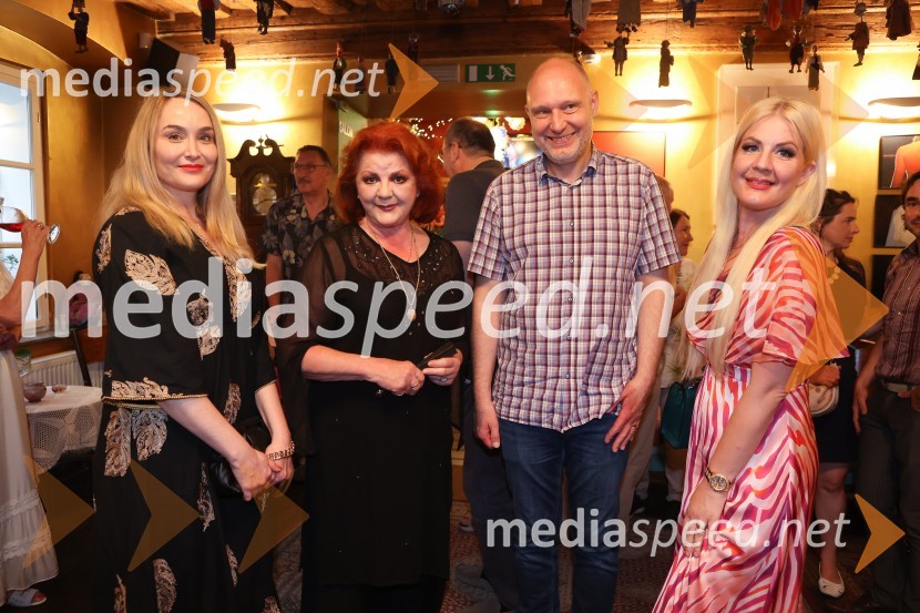  Maja Čander, kreativna direktorica in prokuristka, Kreativna baza;  Milena  Morača, sopranistka (upokojena operna pevka);  Mitja Čander, direktor, Beletrina;  Hana Souček Martinc, medijska menadžerka, Kreativna bazaPredstavitev knjige Glej ga, Součka!
