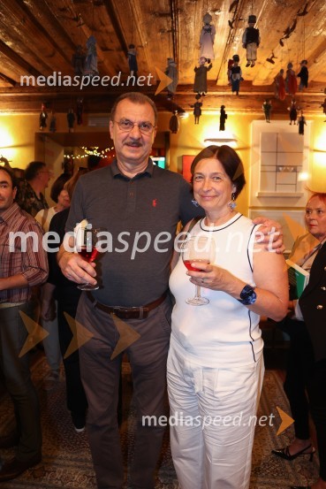  Robert  Vrčon, operni solist;  Nives VrčonPredstavitev knjige Glej ga, Součka!