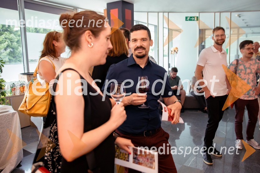 Odprtje razstave Lične zablode slikarja Patrika Dvorščaka