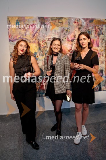  Manca Šega;  Lana Plavčak;  ... Odprtje razstave Lične zablode slikarja Patrika Dvorščaka