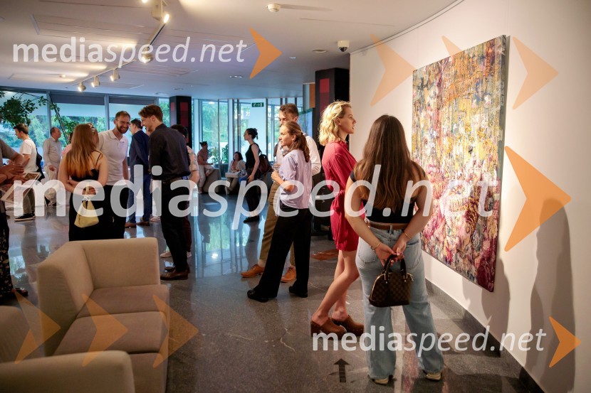 Odprtje razstave Lične zablode slikarja Patrika Dvorščaka