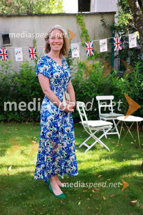  Tiffany Sadler, veleposlanica Združenega kraljestva Velike Britanije in Severne IrskeBritansko veleposlaništvo v Ljubljani obeležilo rojstni dan kralja Karla III.