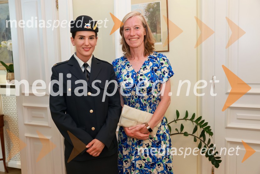  ... ;  Tiffany Sadler, veleposlanica Združenega kraljestva Velike Britanije in Severne IrskeBritansko veleposlaništvo v Ljubljani obeležilo rojstni dan kralja Karla III.