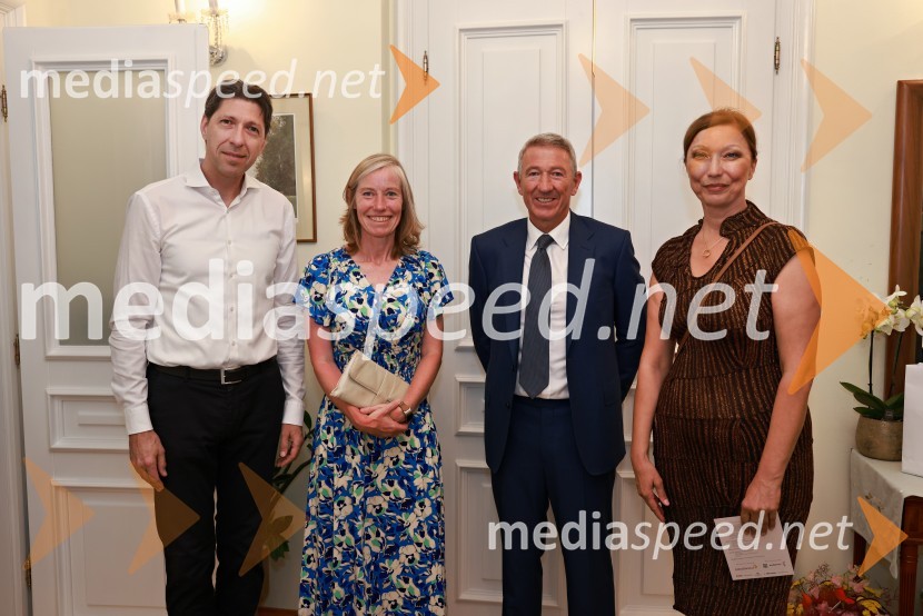  ... ;  Tiffany Sadler, veleposlanica Združenega kraljestva Velike Britanije in Severne Irske;  Steve Sadler, glavni finančni direktor, Yattendon Group Plc;  ... Britansko veleposlaništvo v Ljubljani obeležilo rojstni dan kralja Karla III.