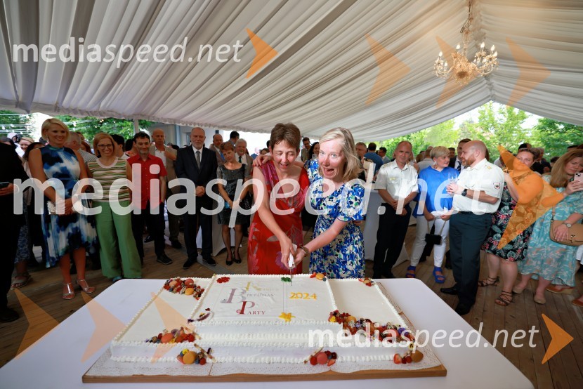  ... ;  Tiffany Sadler, veleposlanica Združenega kraljestva Velike Britanije in Severne IrskeBritansko veleposlaništvo v Ljubljani obeležilo rojstni dan kralja Karla III.