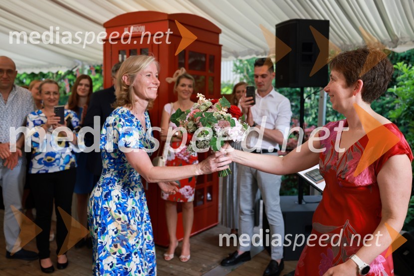  Tiffany Sadler, veleposlanica Združenega kraljestva Velike Britanije in Severne Irske;  ... Britansko veleposlaništvo v Ljubljani obeležilo rojstni dan kralja Karla III.