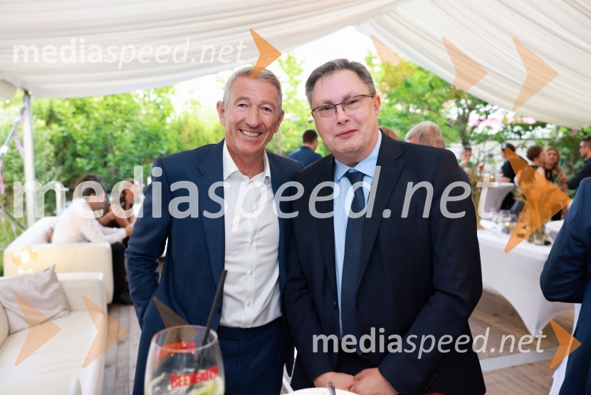  Steve Sadler, glavni finančni direktor, Yattendon Group Plc;  ... Britansko veleposlaništvo v Ljubljani obeležilo rojstni dan kralja Karla III.