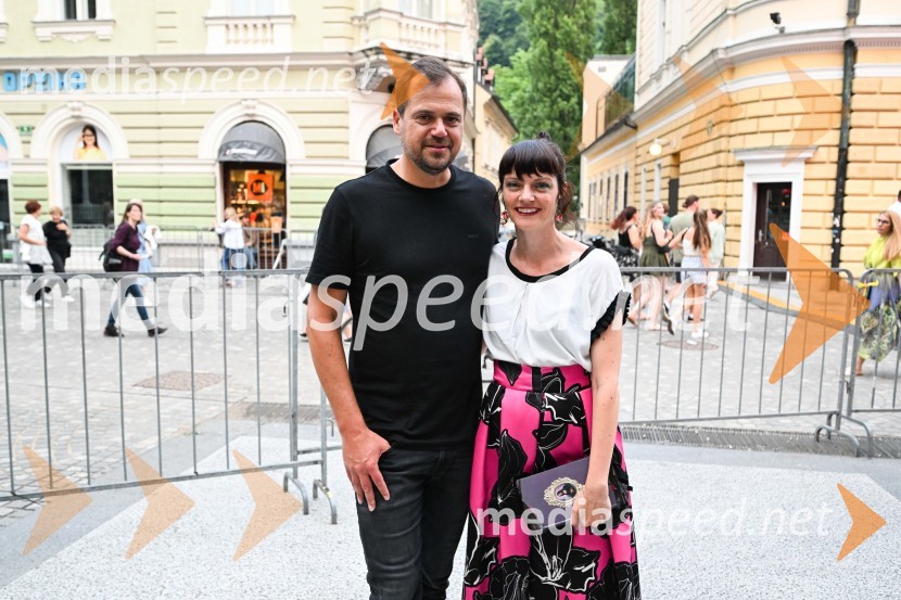  Andraž Hribar, pevec;  Katjuša Štingl,  PR-ovka, novinarka, pesnicaOdprtje 72. Ljubljana festivala s tradicionalnim gala koncertom Poletna noč