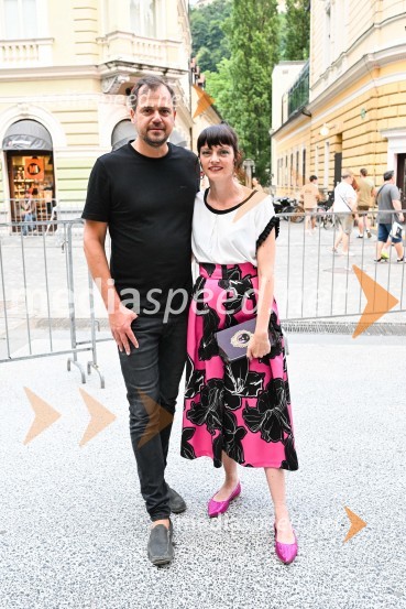  Andraž Hribar, pevec;  Katjuša Štingl,  PR-ovka, novinarka, pesnicaOdprtje 72. Ljubljana festivala s tradicionalnim gala koncertom Poletna noč