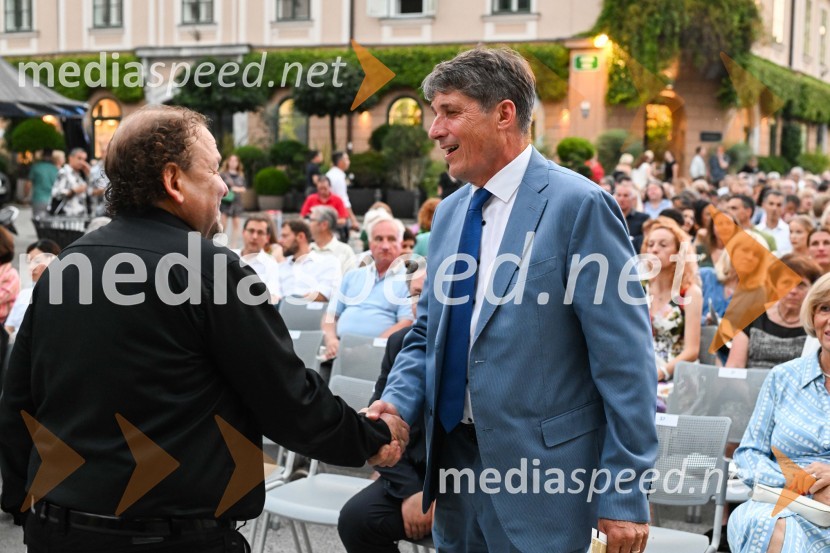  Darko  Brlek, direktor in umetniški vodja, Festival Ljubljana;  ... Odprtje 72. Ljubljana festivala s tradicionalnim gala koncertom Poletna noč