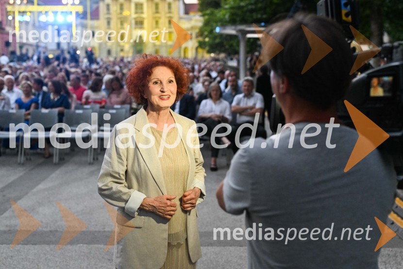  Ditka Haberl, pevkaOdprtje 72. Ljubljana festivala s tradicionalnim gala koncertom Poletna noč