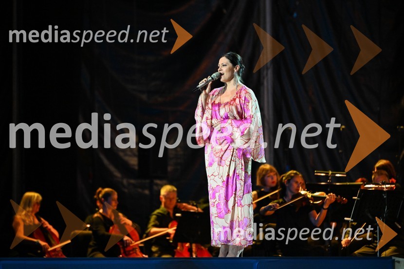  Nuška Drašček, pevkaOdprtje 72. Ljubljana festivala s tradicionalnim gala koncertom Poletna noč