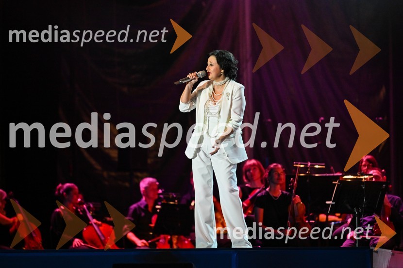  Lara Jankovič, igralkaOdprtje 72. Ljubljana festivala s tradicionalnim gala koncertom Poletna noč