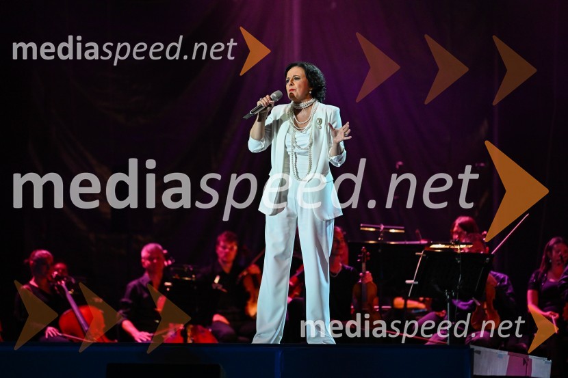  Lara Jankovič, igralkaOdprtje 72. Ljubljana festivala s tradicionalnim gala koncertom Poletna noč