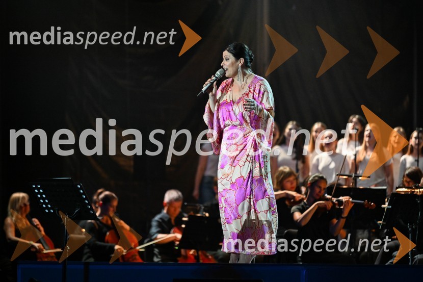  Nuška Drašček, pevkaOdprtje 72. Ljubljana festivala s tradicionalnim gala koncertom Poletna noč