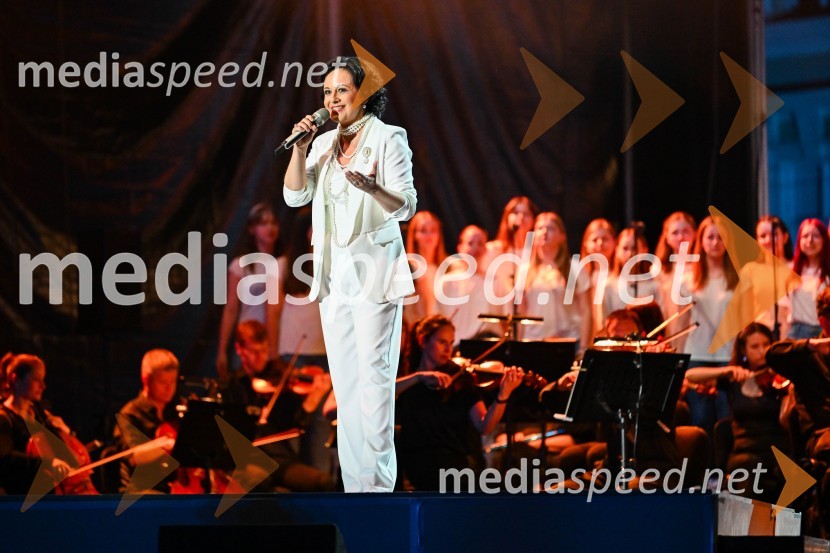  Lara Jankovič, igralkaOdprtje 72. Ljubljana festivala s tradicionalnim gala koncertom Poletna noč