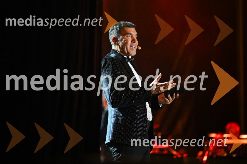  Mario Galunič, TV voditeljOdprtje 72. Ljubljana festivala s tradicionalnim gala koncertom Poletna noč